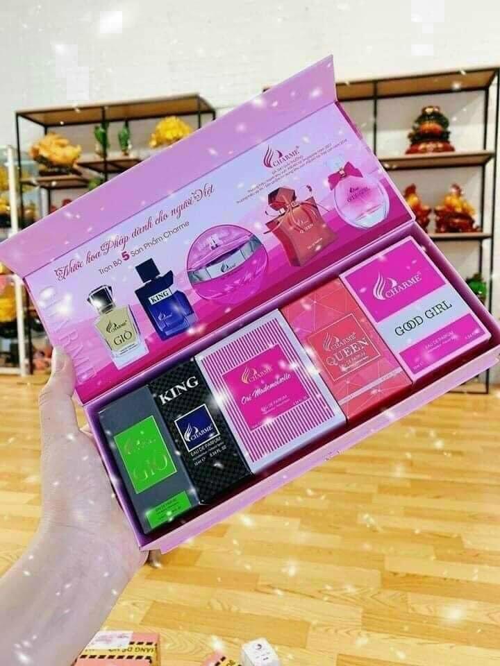 Hộp quà trọn bộ 5 chai mini với tên từng mùi thể hiện rõ ở mặt trước