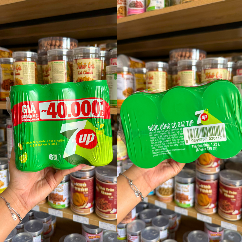 Mặt đáy thể hiện tổng thể tích 1,92L cho set 6 lon