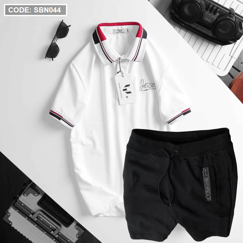 Phối áo polo trắng cùng quần short tối màu