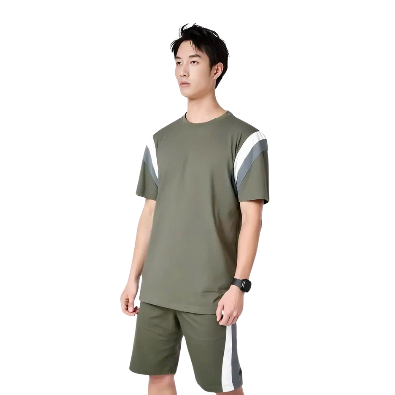 Phối màu vai áo và thân quần tạo điểm nhấn thể thao