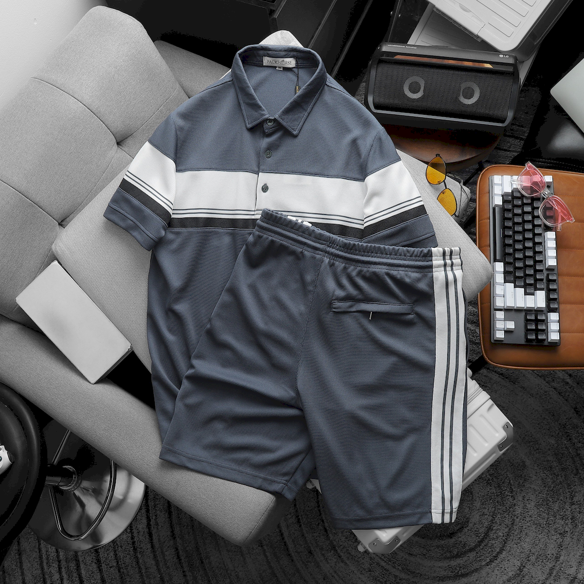 Áo polo cổ bẻ phối sọc ngang, đi kèm quần short đồng bộ