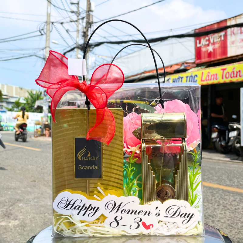 Set Giỏ Quà Nước Hoa Nữ Charme Scandal 100ml Hương Sang Trọng Quyến Rũ - Túi Trong Vuông Có Đèn Đom Đóm Lót Giấy Rơm Thắt Nơ Xinh Xắn Nhiều Màu – một lựa chọn đáng tham khảo trong Quà tặng sinh nhật