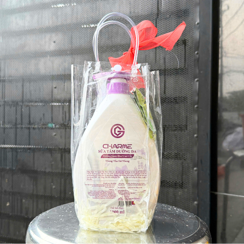 Mặt sau sản phẩm và kiểu đóng gói có quai xách