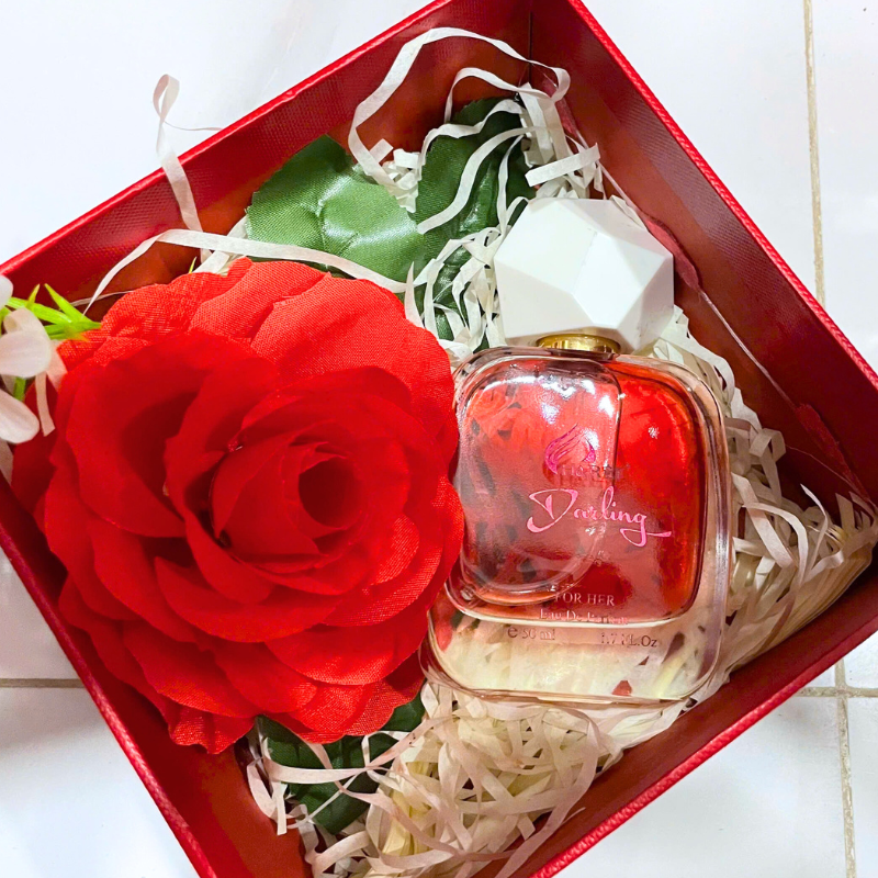 Khám phá Set Hộp Quà Tặng Nước Hoa Charme Darling Mùi Nữ 50ml thuộc nhóm Quà tặng 8/3