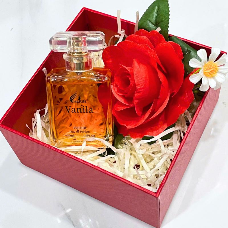 Chai nước hoa 50ml nổi bật trong hộp quà đỏ