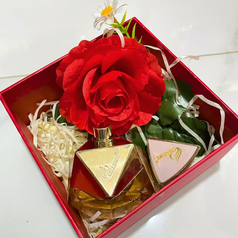 Tổng thể set quà tông đỏ phù hợp cho các dịp tặng trang trọng