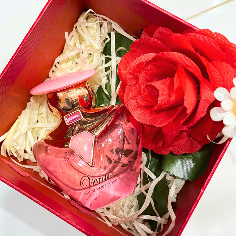 Hình ảnh Set Hộp Quà Tặng Nước Hoa Nữ Good Charme Venus 50ml - Hộp Hoa Rơm Nhiều Màu trong bộ sưu tập Quà tặng 8/3
