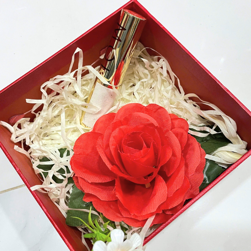 Set Hộp Quà Tặng Son Môi Love M.O.I Màu Vàng 3 Màu