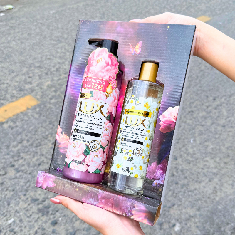 Set Quà Sữa Tắm Hương Nước Hoa LUX Botanicals Hoa Hồng Pháp (570g + 350g)