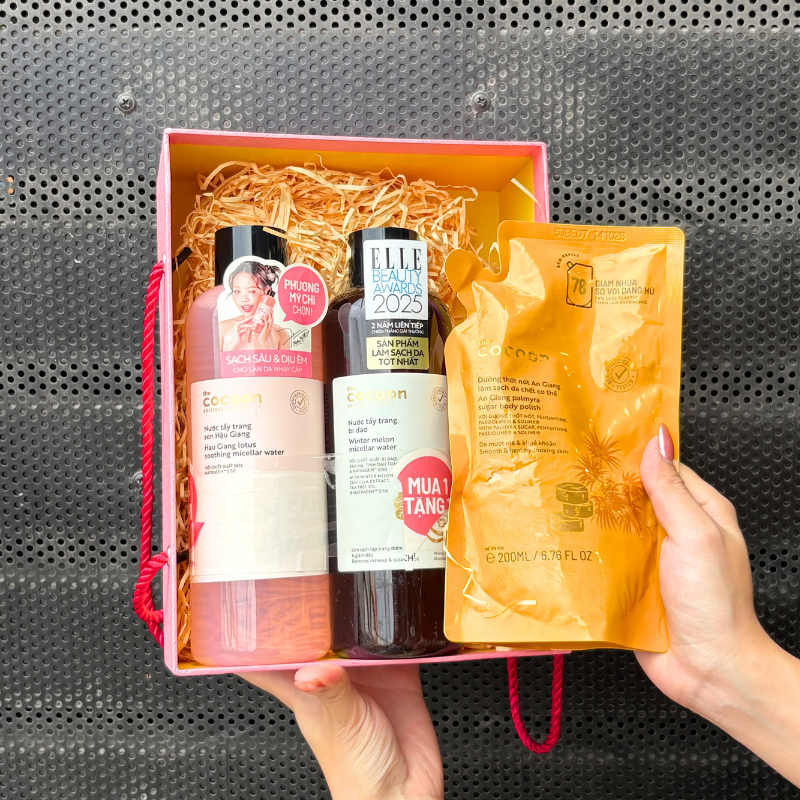 Hai chai 500ml và một túi 200ml trong set