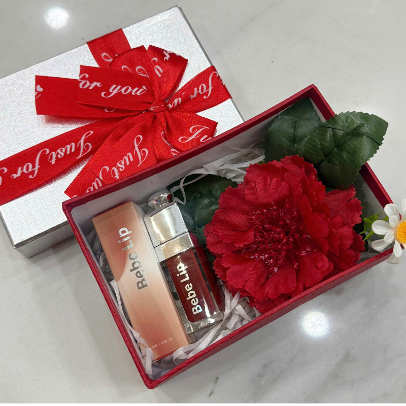 Set Quà Tặng Son Môi Bebe Lip Màu Đỏ Cam - Hộp Chữ Nhật Nhỏ Hoa Rơm Nhiều Màu