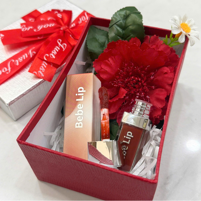 Set Quà Tặng Son Môi Bebe Lip Màu Đỏ Cam - Hộp Chữ Nhật Nhỏ Hoa Rơm Nhiều Màu