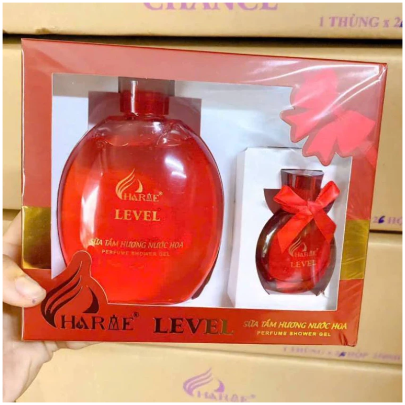 Set Quà Tặng Sữa Tắm Nước Hoa Charme Level 250ml + Nước Hoa Charme Level
