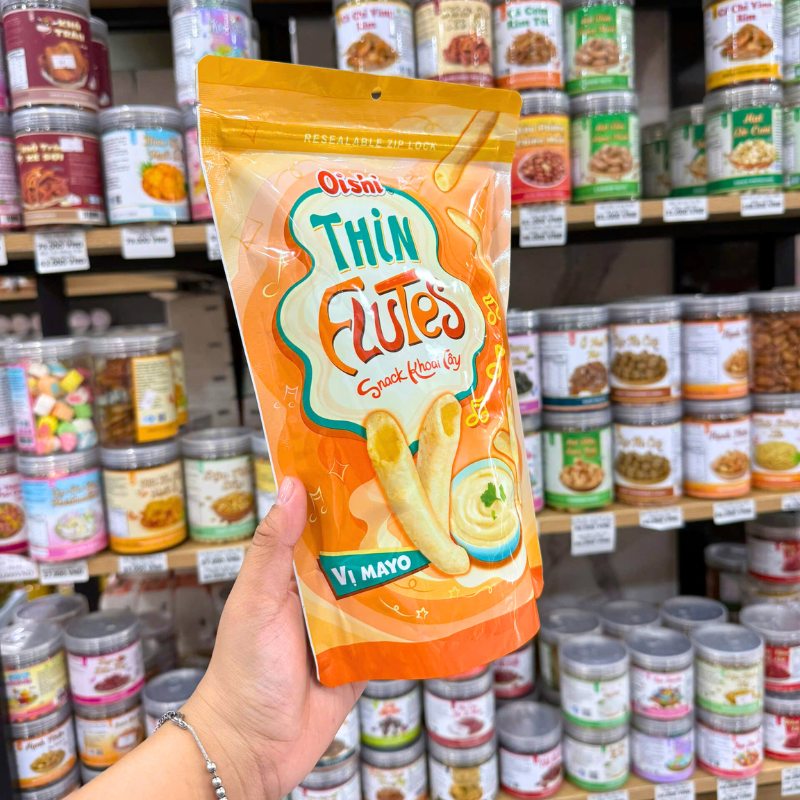 Mặt trước bao bì với tên dòng Thin Flutes và vị mayo