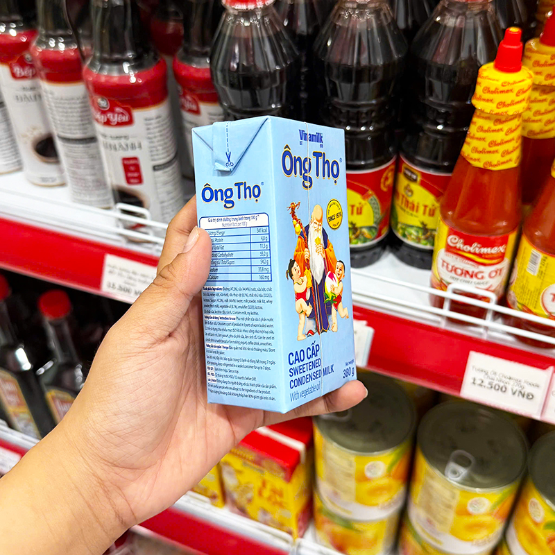 Mặt bên sản phẩm có bảng thông tin thành phần và dinh dưỡng