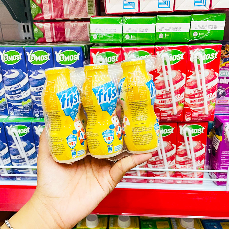 Khám phá Sữa Chua Uống FRISTI Hương Đào Lốc 6 Chai (80ml/Chai) - Màu Vàng thuộc nhóm FRISTI