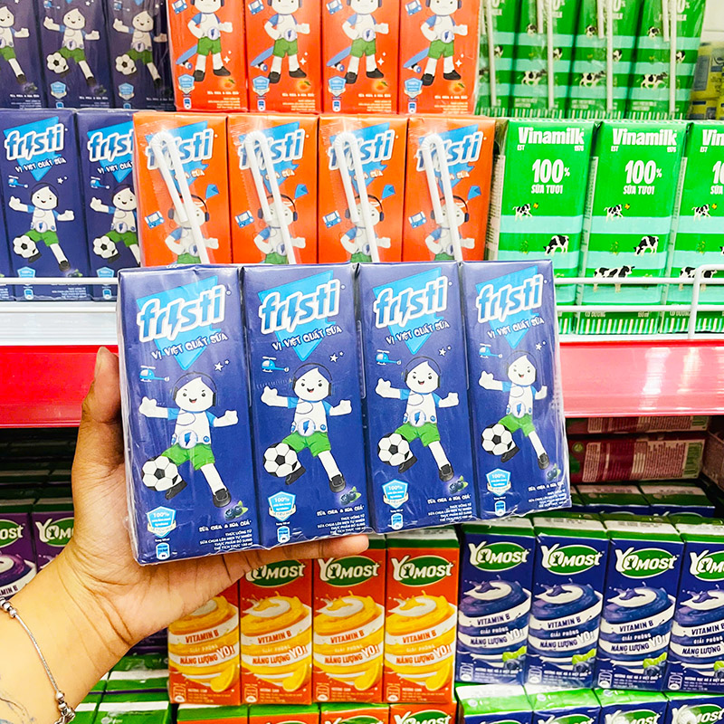 Khám phá Sữa Chua Uống FRISTI Hương Việt Quất Lốc 4 Hộp (180ml/Hộp) thuộc nhóm FRISTI