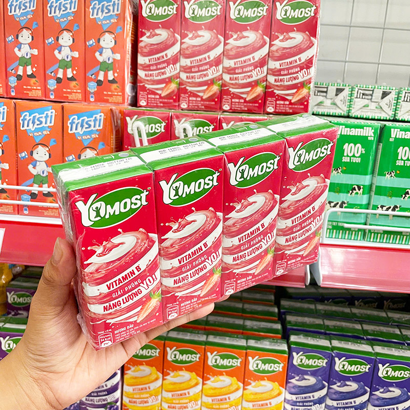 Sữa Chua Uống Yomost Vị Dâu Lốc 4 Hộp 170ml