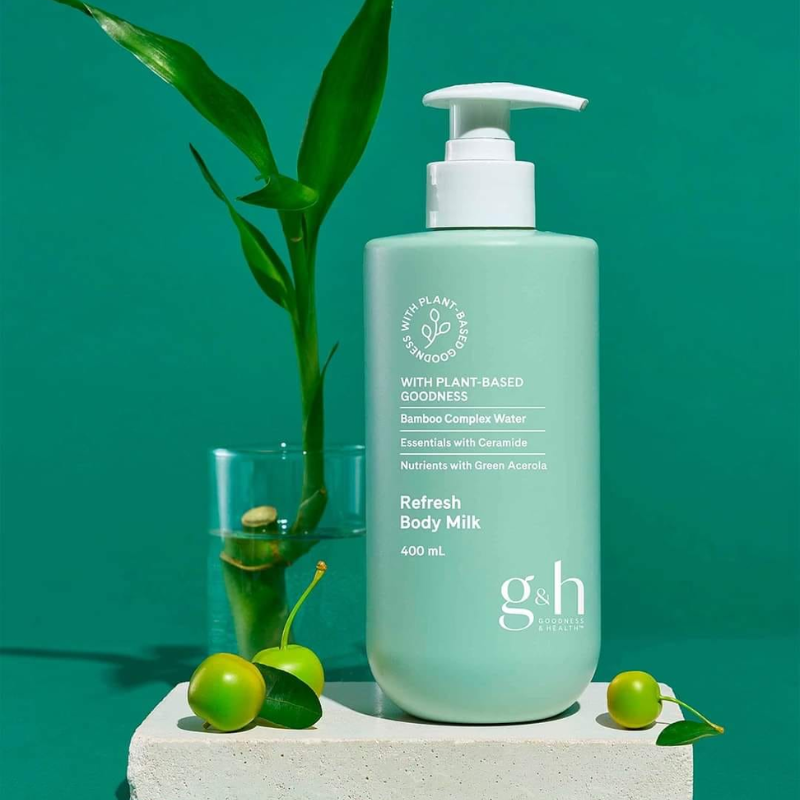 Nhãn trước hiển thị Bamboo Complex Water, Ceramide và Green Acerola