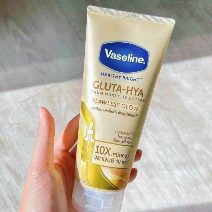 Sữa dưỡng thể Vaseline Healthy Bright Gluta-Hya Serum Burst UV Lotion Flawless Glow 330ml