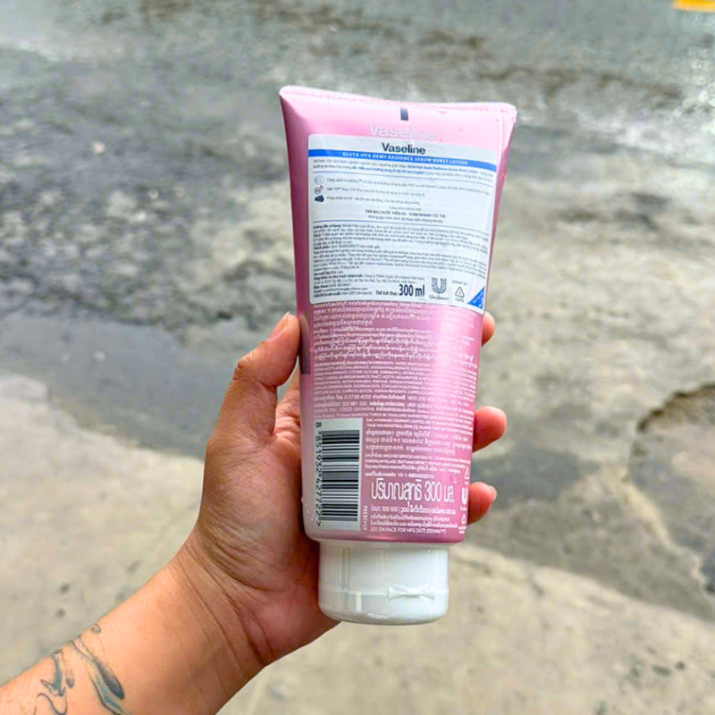 Sữa Dưỡng Thể Vaseline 70X Màu Hồng 300ml (Hàng nhập khẩu có tem phụ)