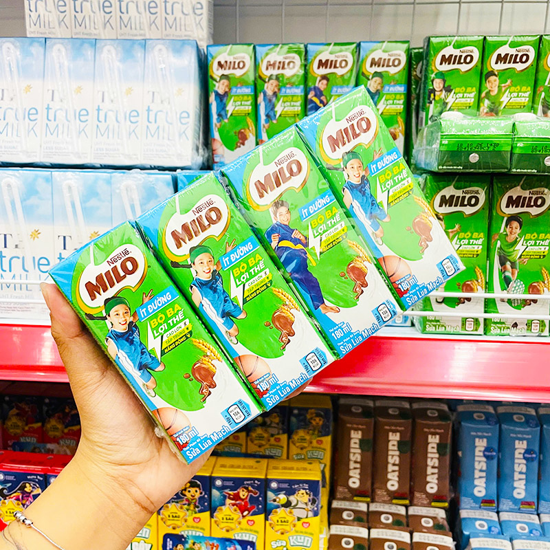 Sữa Lúa Mạch Ít Đường MILO Nestle Lốc 4 Hộp 180ml
