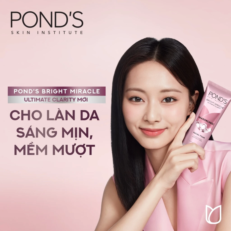 Hình quảng bá nêu thông điệp làn da sáng mịn, mềm mượt