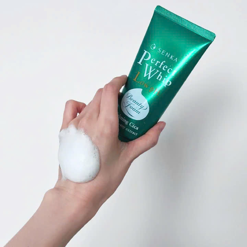 Sữa Rửa Mặt Senka Perfect Whip Low pH Calming Cica Màu Xanh Lá 100g