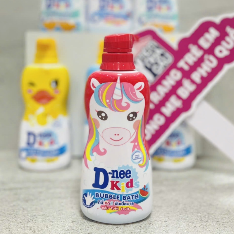 Sữa Tắm Gội Toàn Thân Cho Bé D-nee Kids Màu Đỏ 400ml (Tutti Fruity)