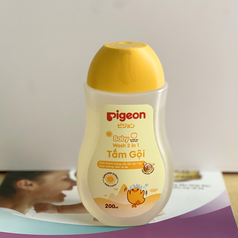 Sữa Tắm Gội Toàn Thân Cho Bé Hương Hoa Hướng Dương Pigeon 200ml