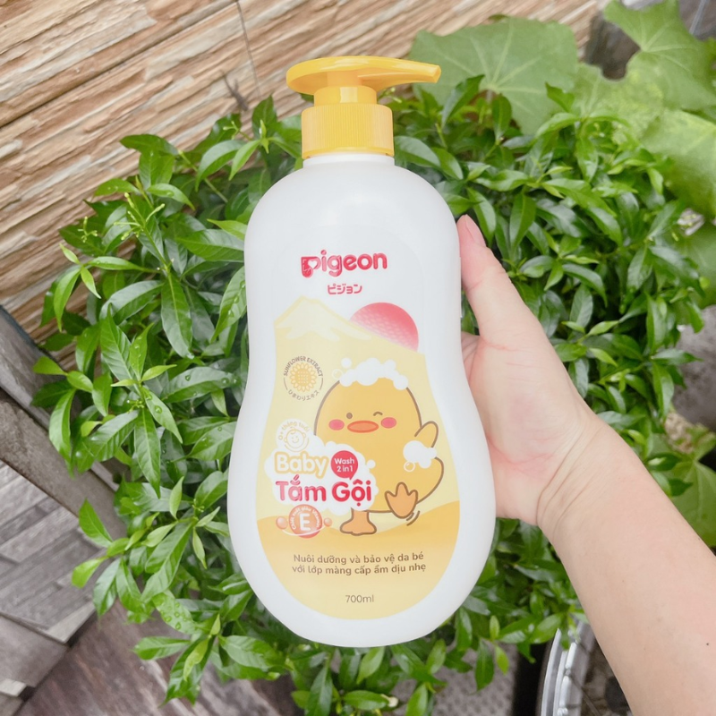 Chai vòi nhấn 700ml tiện lấy sản phẩm khi tắm gội cho bé