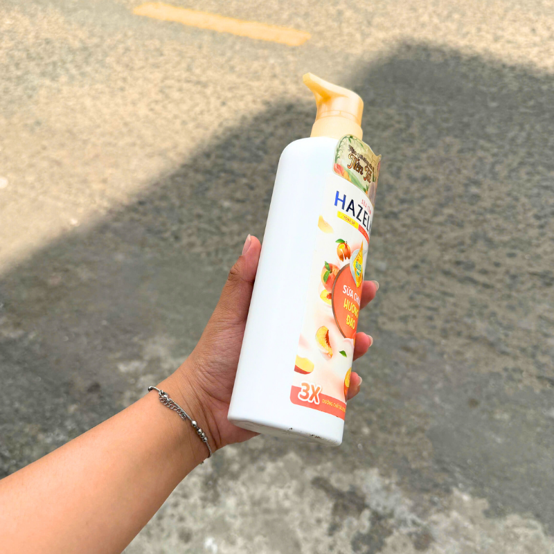 Sữa Tắm Hazeline Tone Up Sữa Chua Hương Đào 667ml