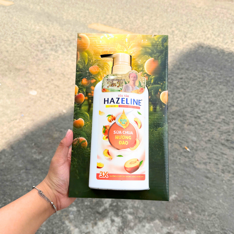 Sữa Tắm Hazeline Tone Up Sữa Chua Hương Đào 667ml