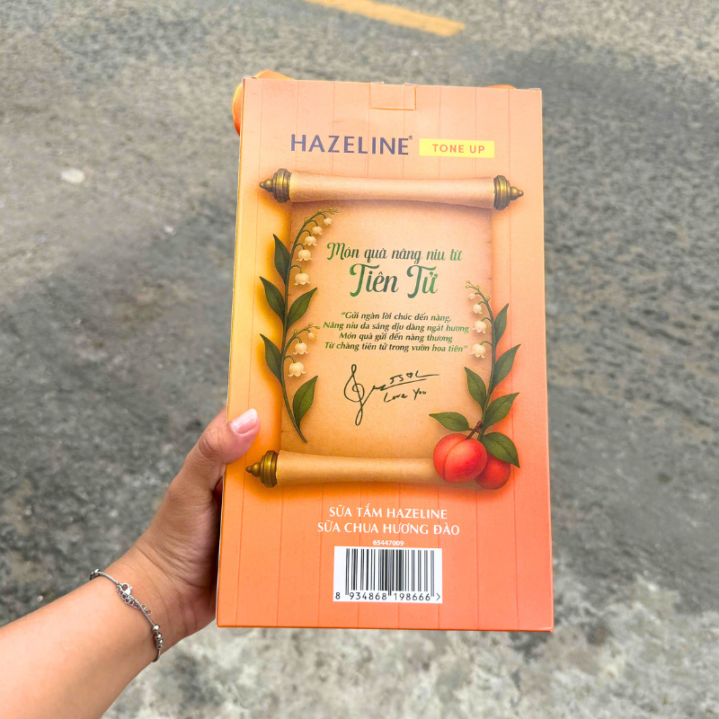 Sữa Tắm Hazeline Tone Up Sữa Chua Hương Đào 667ml