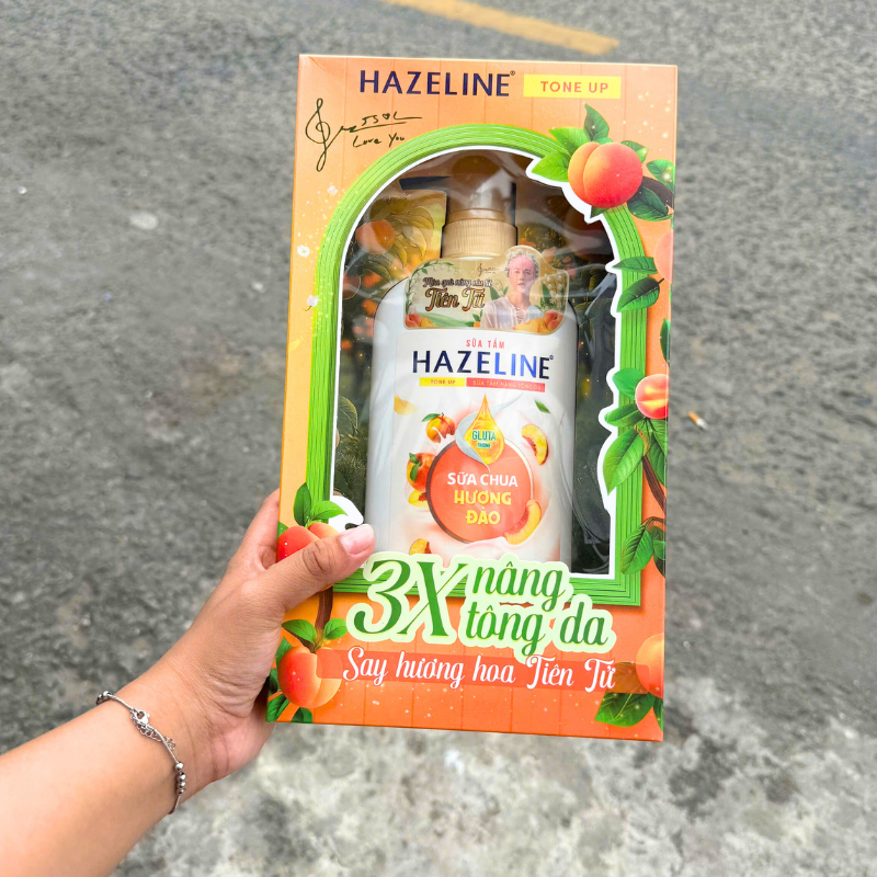 Sữa Tắm Hazeline Tone Up Sữa Chua Hương Đào 667ml