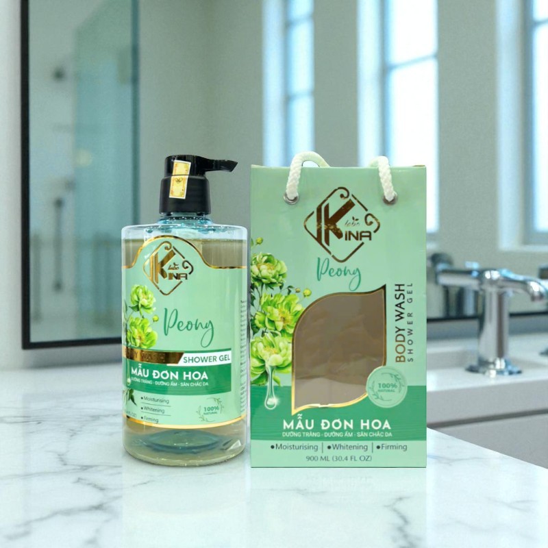Sữa Tắm Kina Hương Nước Hoa Mẫu Đơn 900ml Tặng 1 Bông Tắm - Hỗ Trợ Cấp Ẩm, Dưỡng Sáng Da Mịn Màng