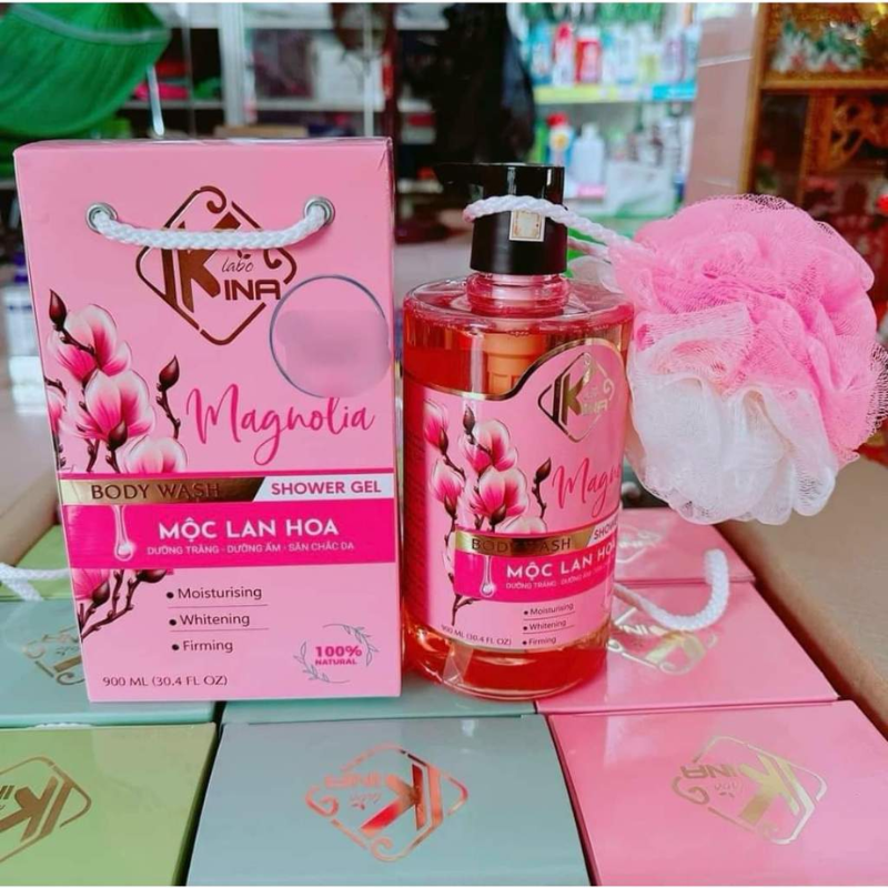 Sữa Tắm Kina Mộc Lan Hoa 900ml Hỗ Trợ Dưỡng Ẩm, Dưỡng Sáng Da Mịn Màng Tặng Kèm 1 Bông Tắm