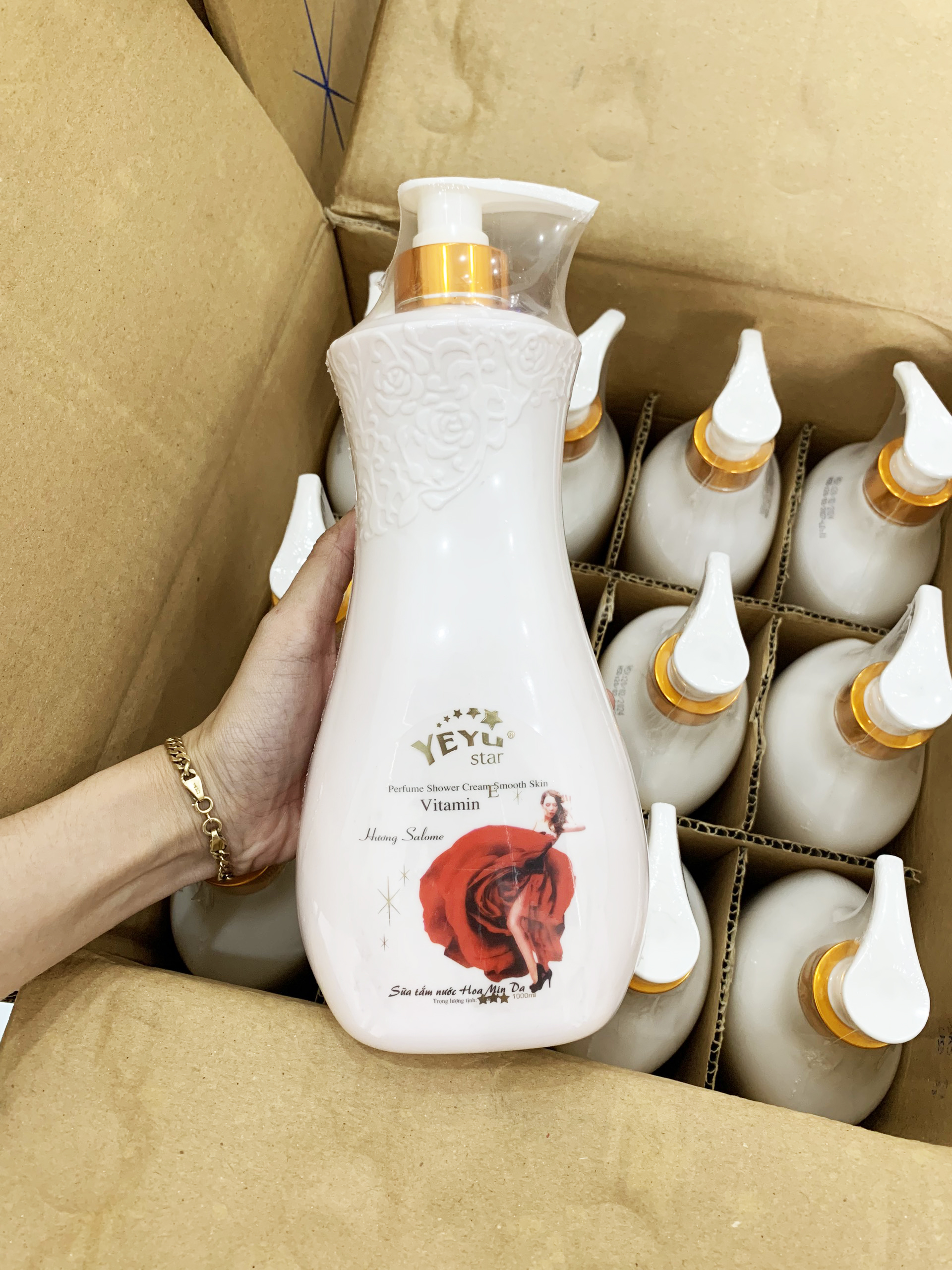 Thiết kế chai vòi nhấn dung tích lớn dễ sử dụng hằng ngày