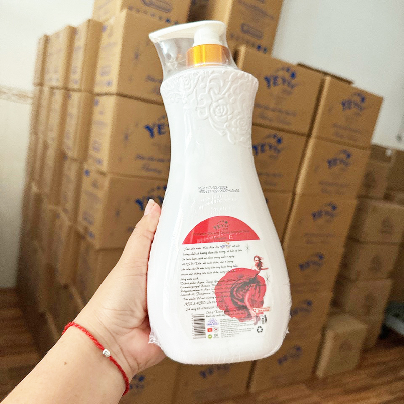 Sữa Tắm Nước Hoa Yeyu Star Vitamin E Hương Salome 1000ml