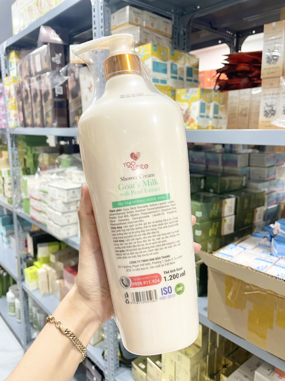Thông tin thành phần và hướng dẫn trên thân chai