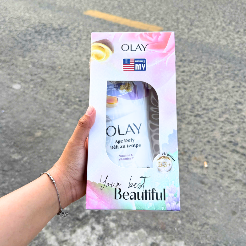 Thiết kế hộp đi kèm, nhìn rõ nhận diện dòng Olay Age Defy