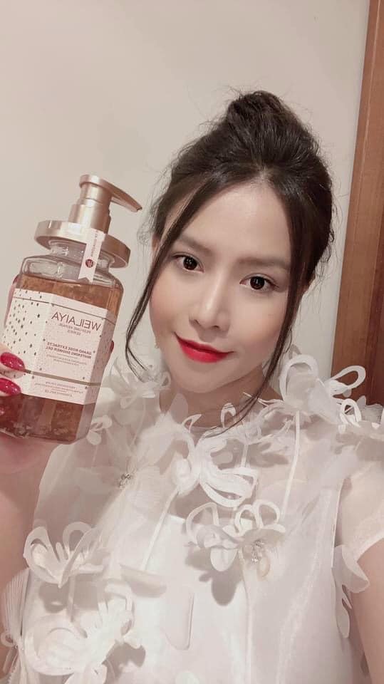 Sữa tắm cánh hoa hồng Weilaiya Grand Rose Extracts Whitening Shower Gel 450ml
