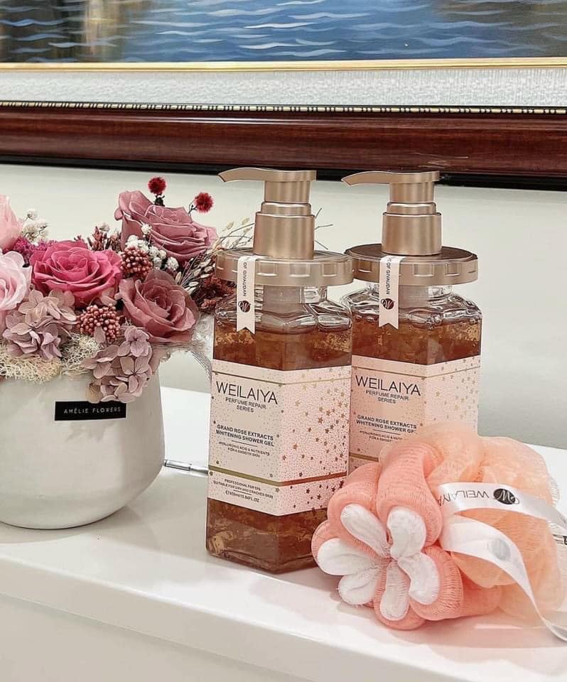 Sữa tắm cánh hoa hồng Weilaiya Grand Rose Extracts Whitening Shower Gel 450ml