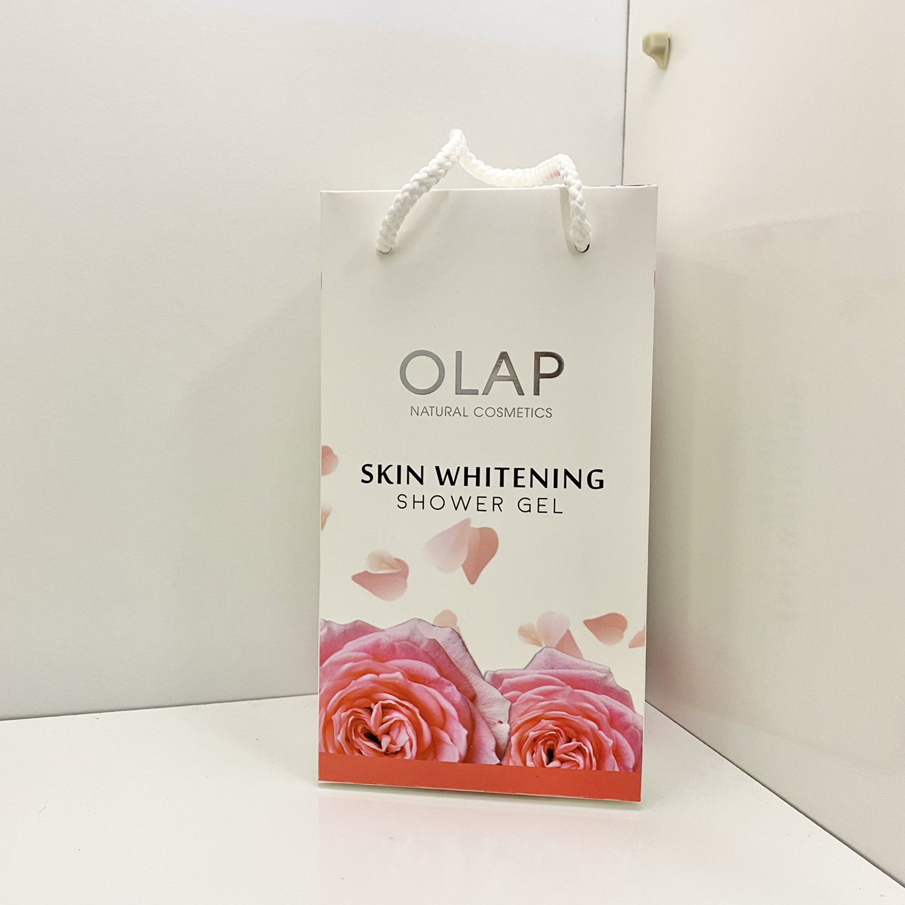Sữa tắm Olap Rose Skin Whitening Shower Gel 600ml