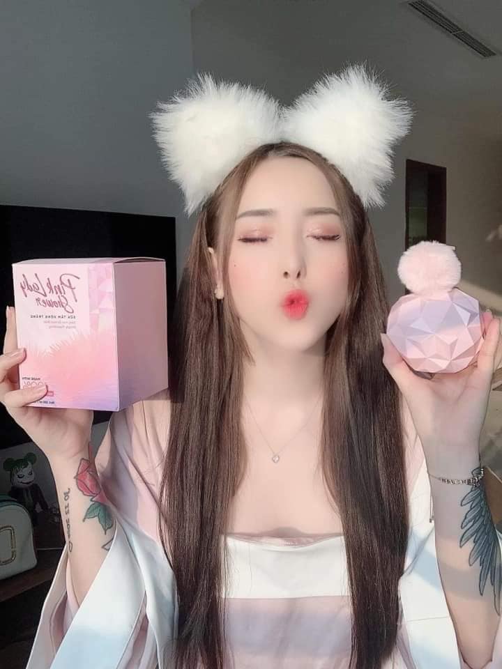 Sữa tắm xông trắng Pink Lady Shower Q-Lady Onaya 300ml