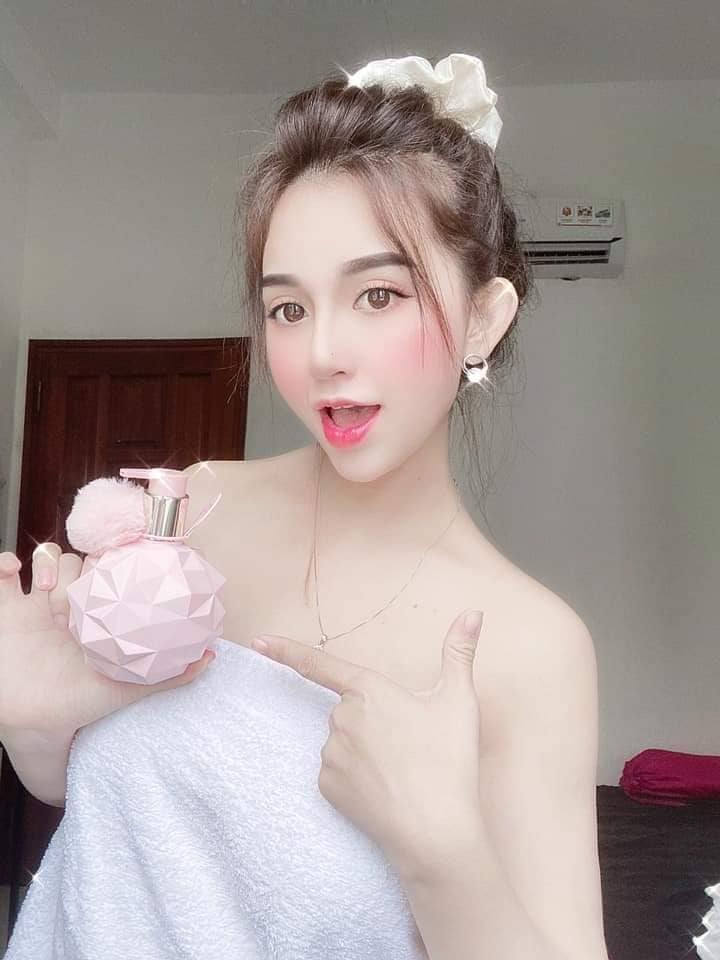 Sữa tắm xông trắng Pink Lady Shower Q-Lady Onaya 300ml