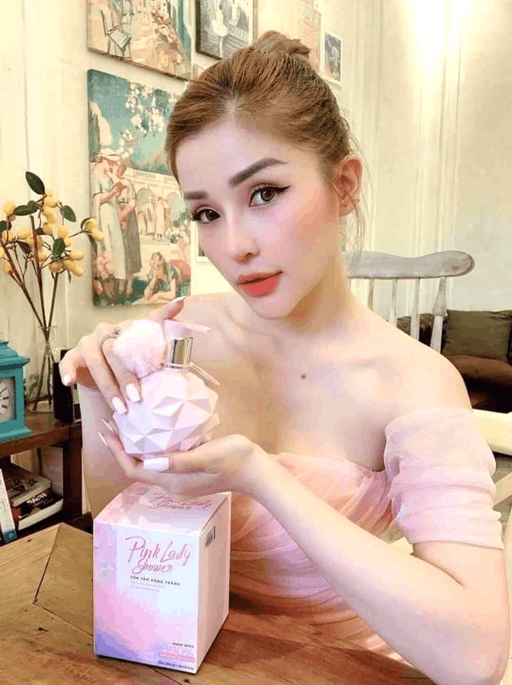 Sữa tắm xông trắng Pink Lady Shower Q-Lady Onaya 300ml