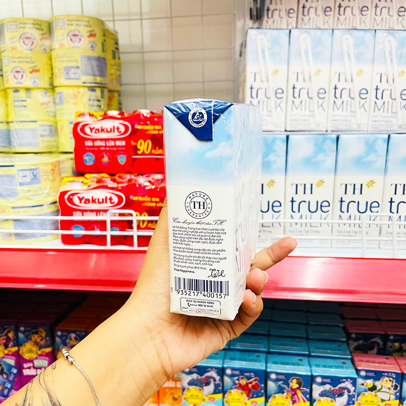 Cạnh hộp với thông tin in trên bao bì