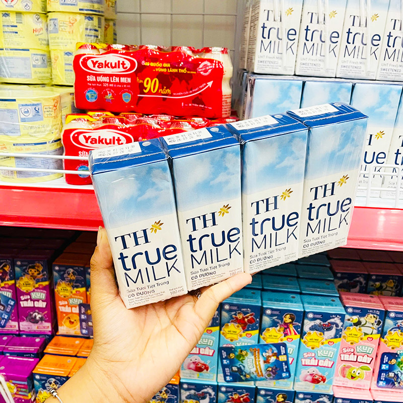 Sữa Tươi Tiệt Trùng Có Đường TH True Milk Lốc 4 Hộp 180ml