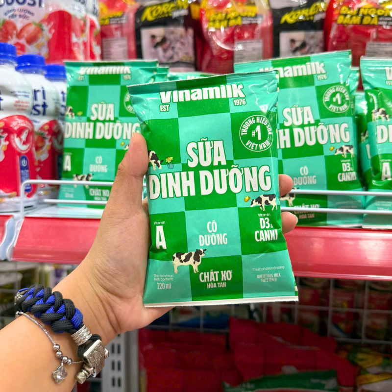 Mặt trước bao bì bịch 220ml màu xanh đặc trưng